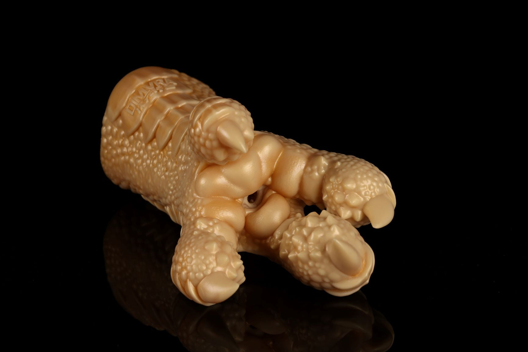 Image of Eagle Claw Masturbator:Golden Claw Falcon - Jiujiu