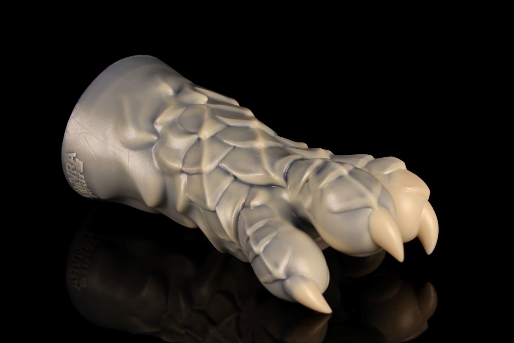 Image of Dragon claw Masturbator:Phosphorus Rock Dragon claw- Mystic Flame