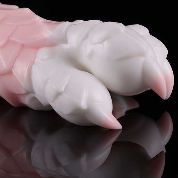 Drake's Claw: Exquisite Scales