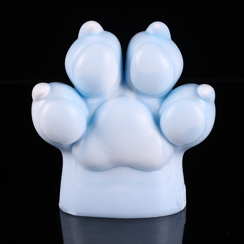 Front view of Brutara Frost Beast Hand Claws