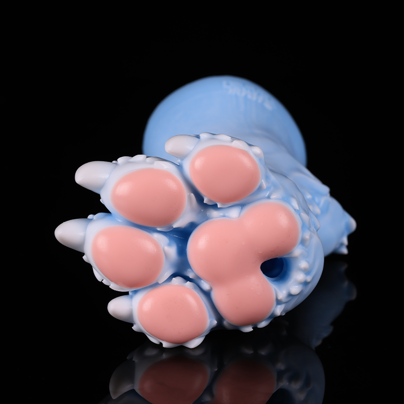 Ghost Moon Fox Single Claw Hole Details