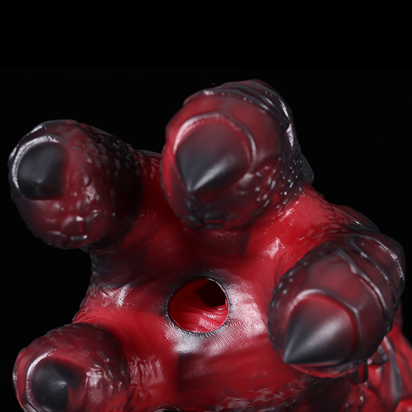 Ignar’s Magma Claw scaled texture and black claw tips