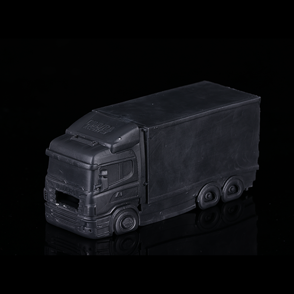 Midnight Hauler's handsome appearance