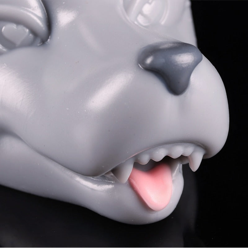 Image of Gray Wolf Masturbator:Gray-Eyed Enchantress·Yue Wu