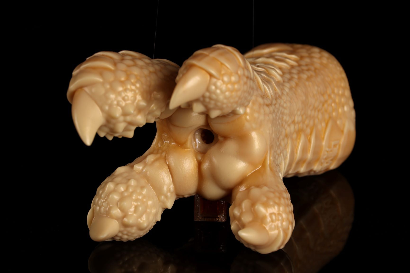 Image of Eagle Claw Masturbator:Golden Claw Falcon - Jiujiu